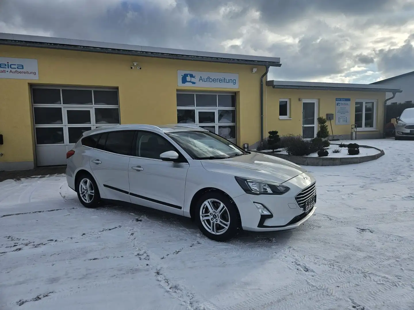 Ford Focus Turnier Cool & Connect*Android*Navi*PDC* Silber - 1