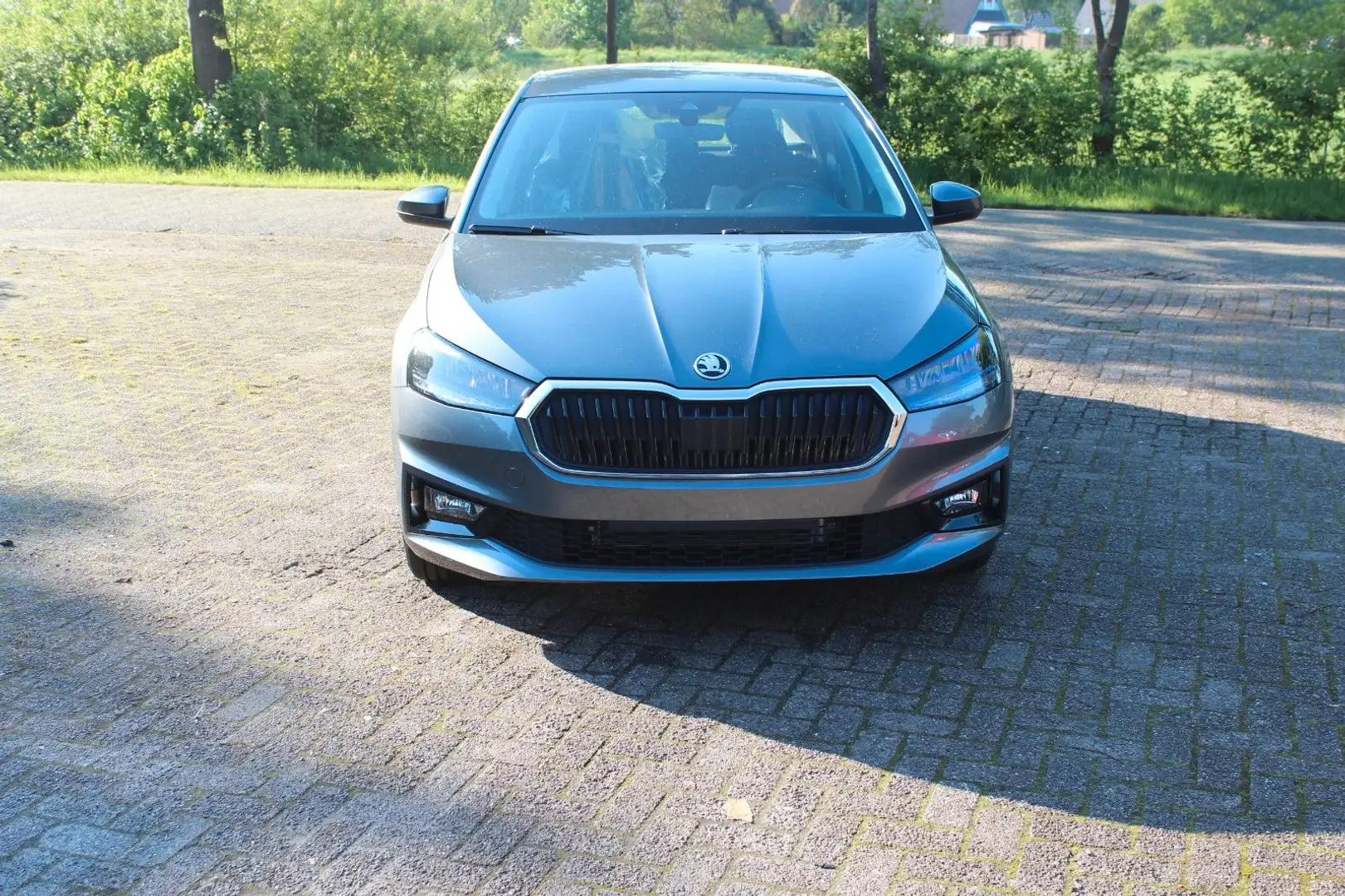 Skoda Fabia 1.0l TSI 70kW AMBITION Grau - 2