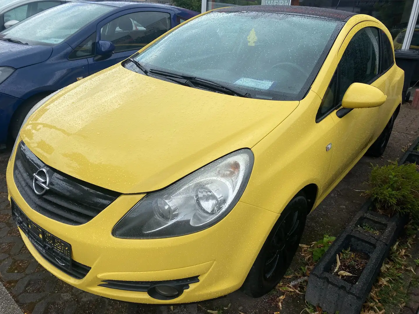 Opel Corsa Color Edition Jaune - 1