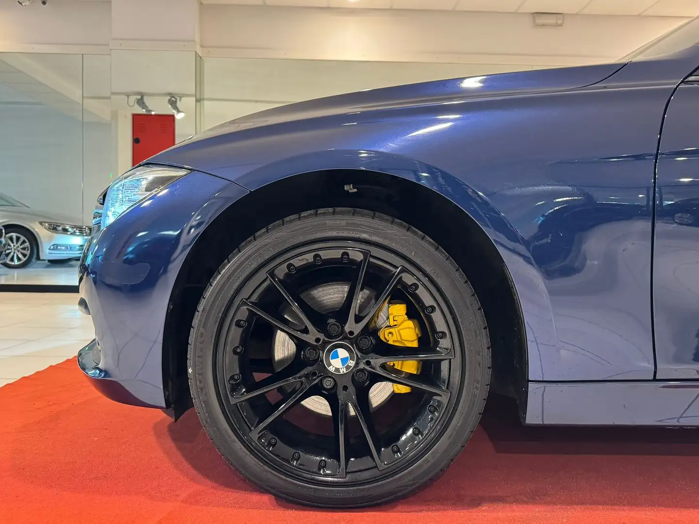 BMW 320 Touring xdrive AUTOM. gomme nuove e doppi cerchi Modrá - 2