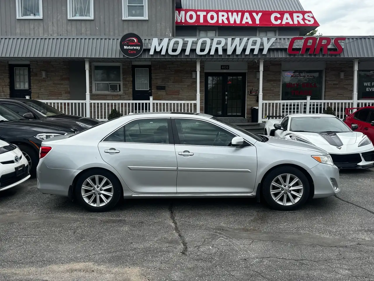 Toyota Camry снимка Toyota Camry