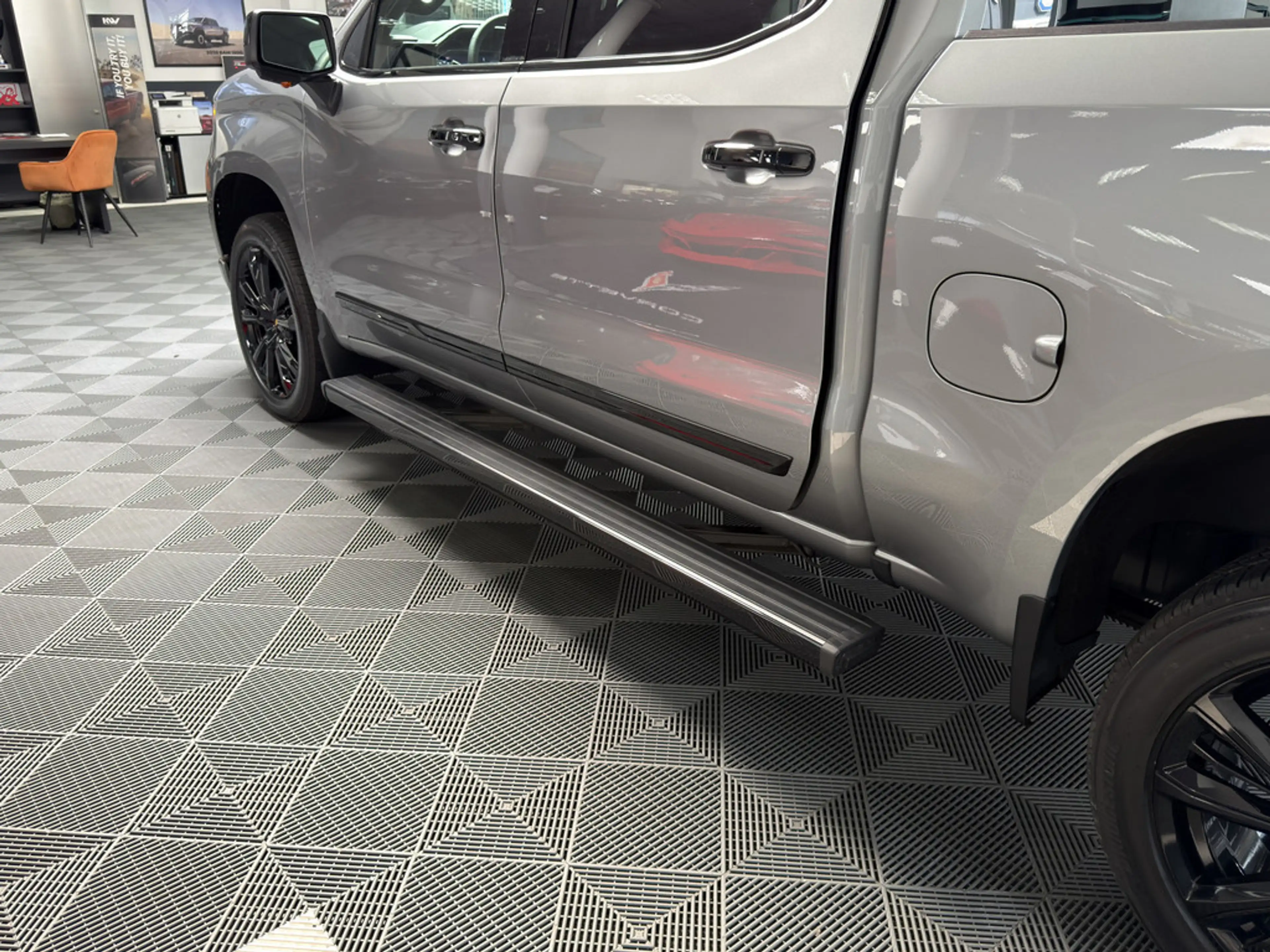 Chevrolet Silverado High Country Midnight Edition BLACK 6.2l V8 — photo 13