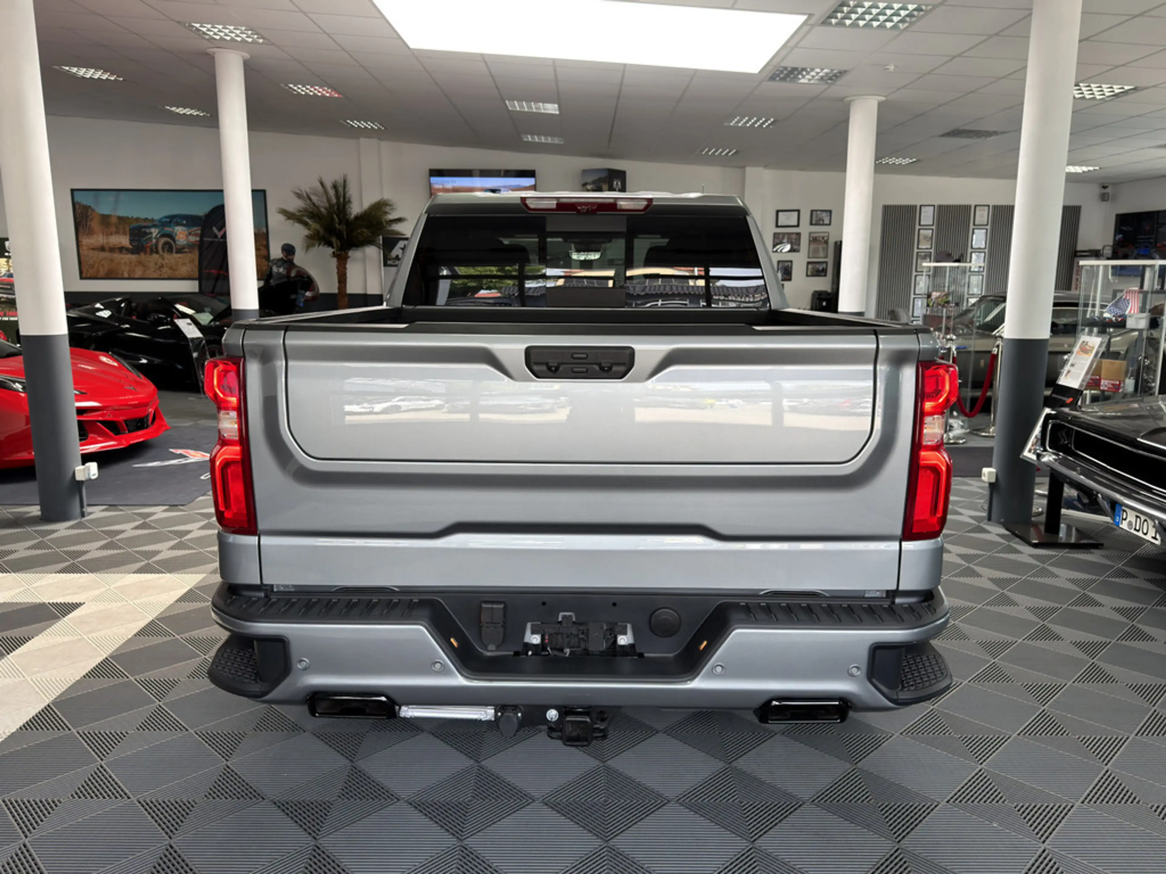 Chevrolet Silverado High Country Midnight Edition BLACK 6.2l V8 — photo 8