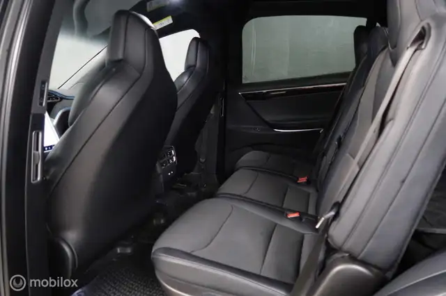 Tesla Model X view 11