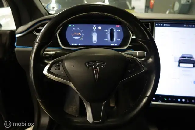 Tesla Model X view 7