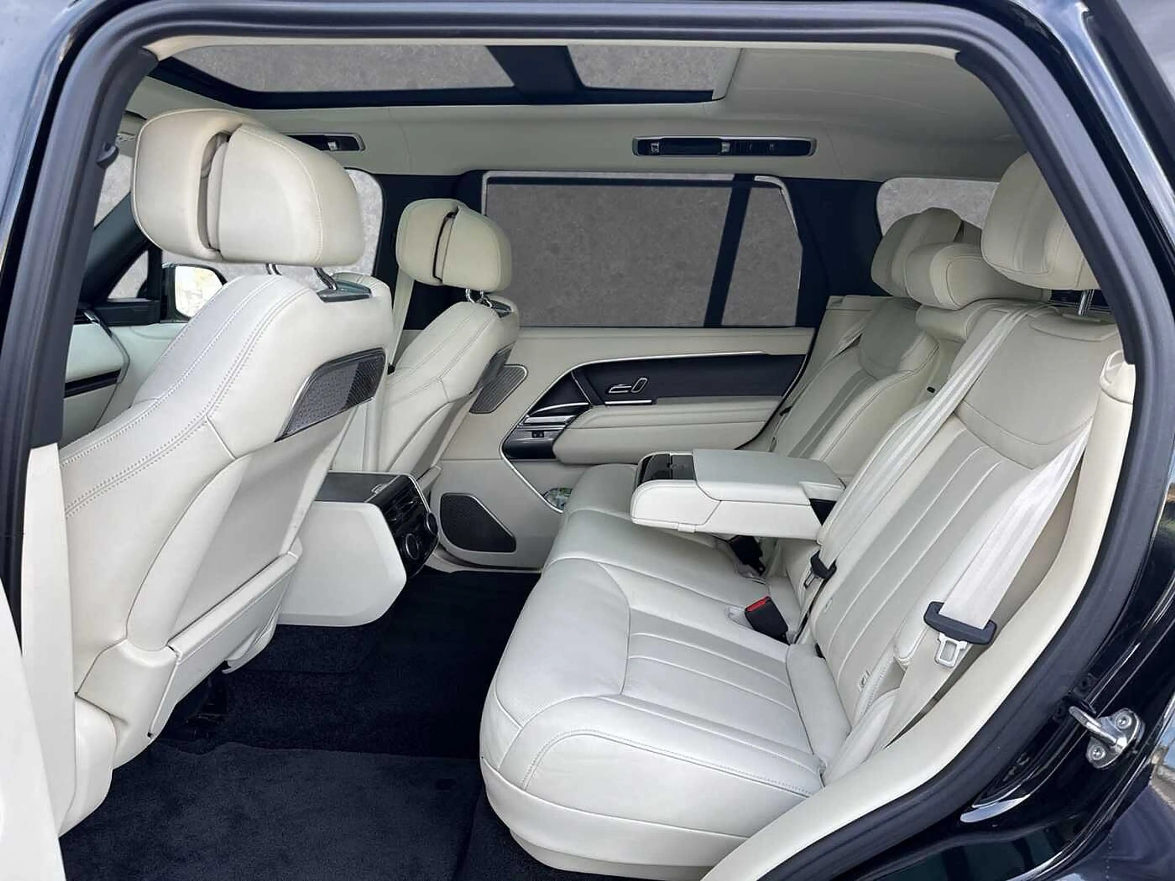 Land Rover Range Rover Diesel D350 LWB Autobiography — photo 12