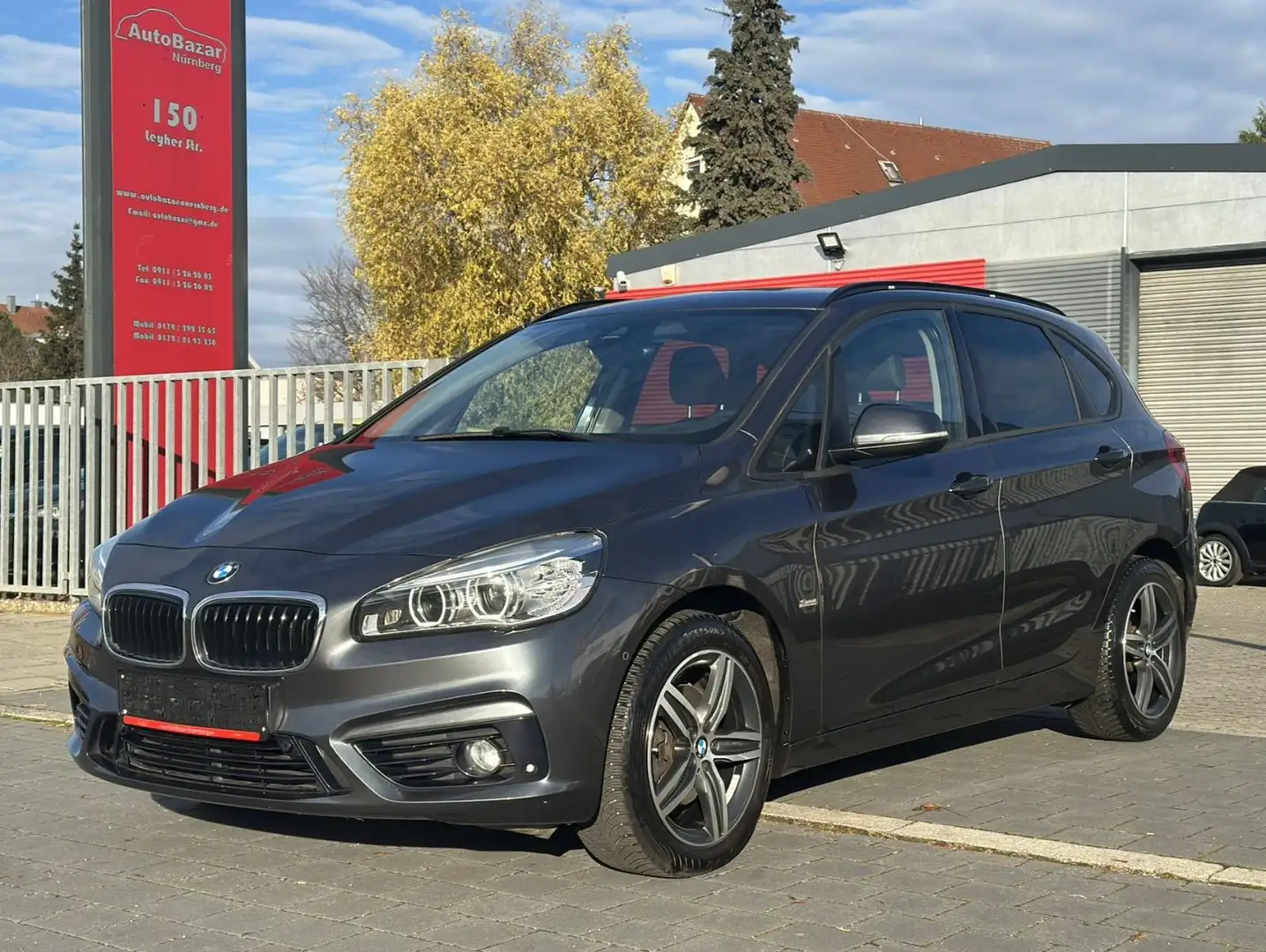 BMW 218 d Active Tourer Sport Line / Scheckheft / AHK Grau - 1
