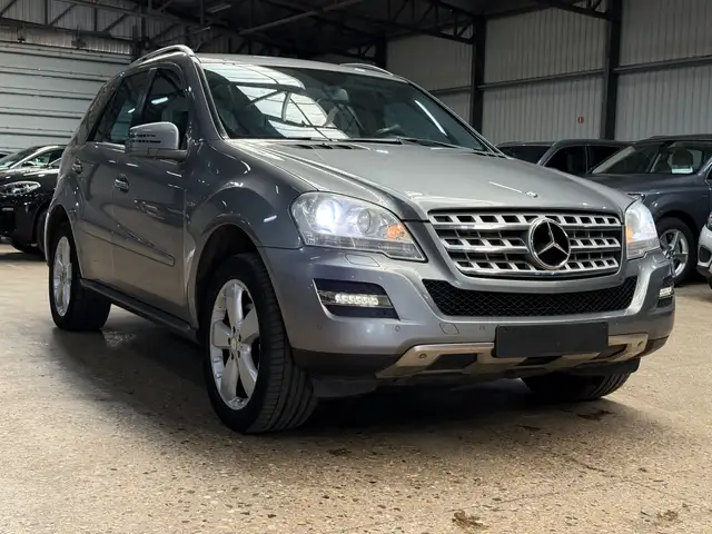 Mercedes-Benz ML 300 ML 300 CDI BlueEFFICIENCY