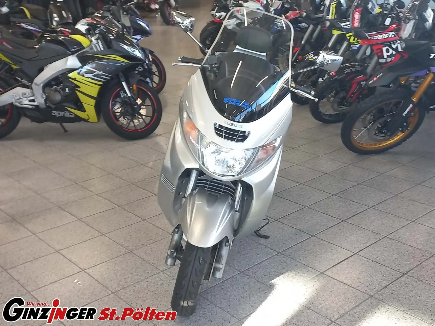 Suzuki Burgman 400 Zilver - 2