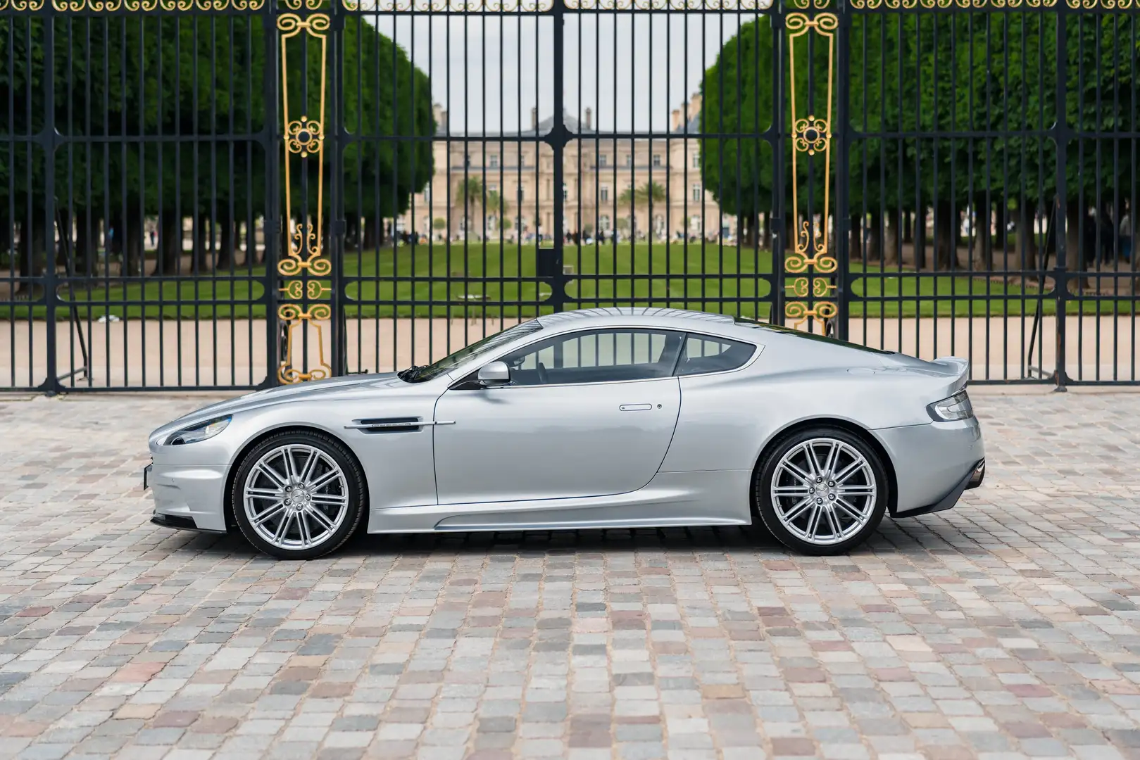 Aston Martin DBS DBS Coupé - manual gearbox, 50 000 km, serviced Plateado - 2