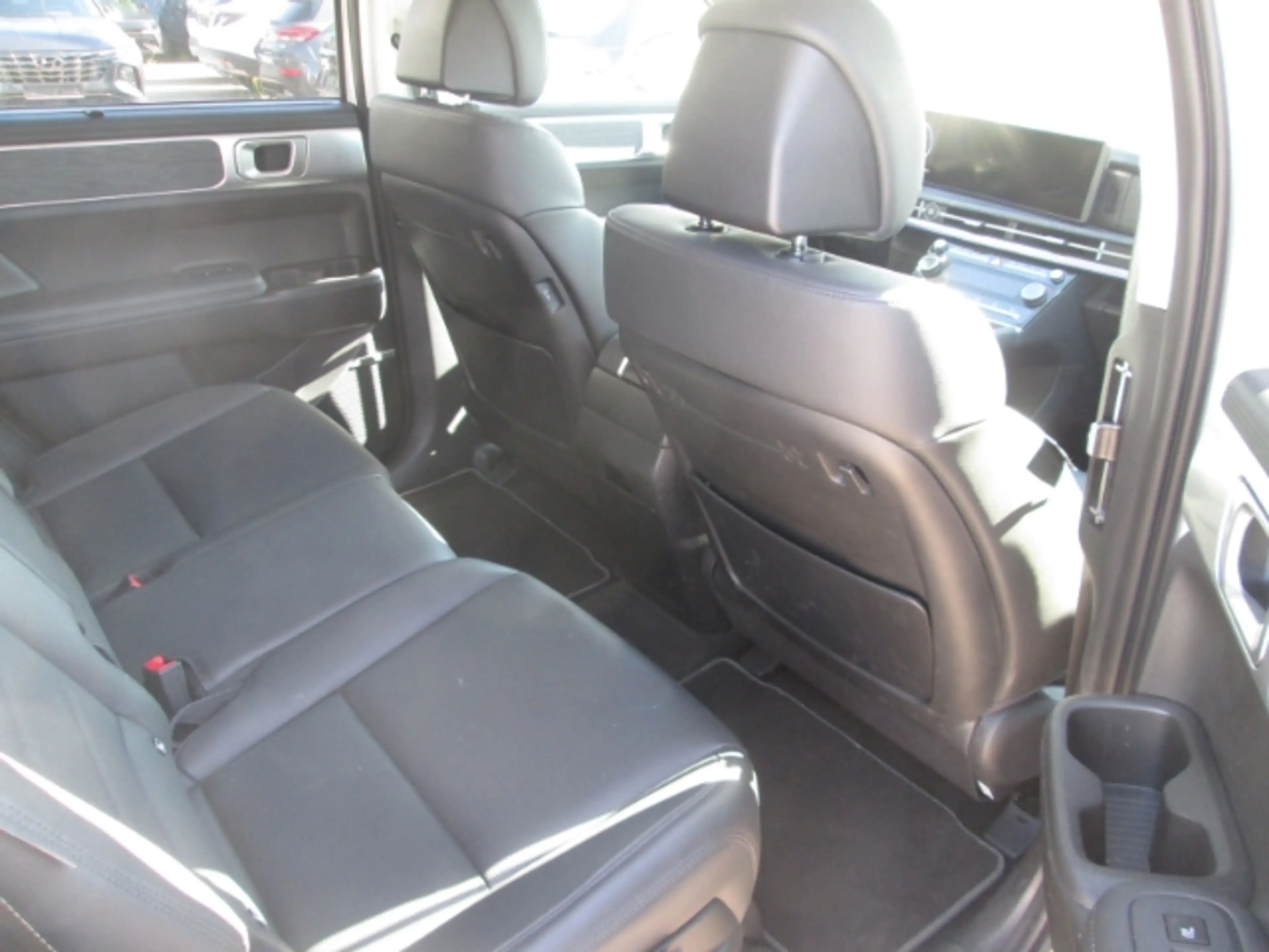 Hyundai SANTA FE PHEV 7-Sitzer 1.6 T-GDI (253 PS) 6-AT 4WD Signatur — photo 10