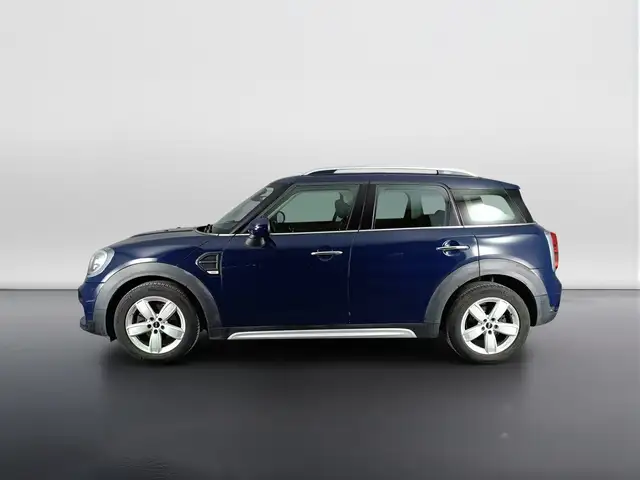 Mini Hatch view 6