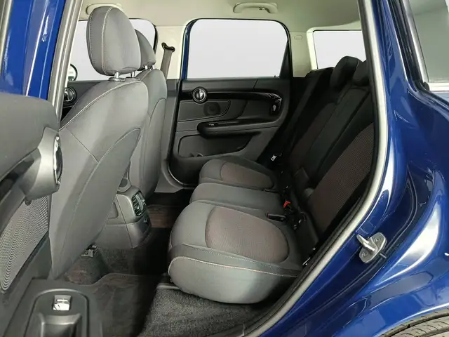 Mini Hatch view 9
