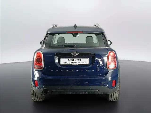 Mini Hatch view 5