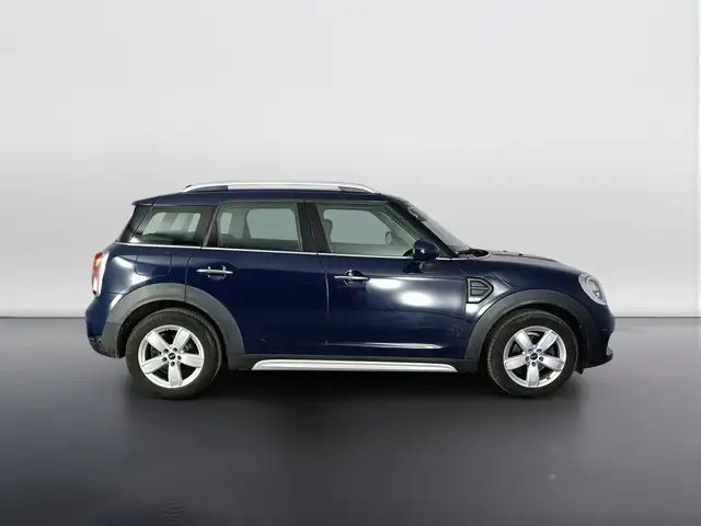Mini Hatch view 3