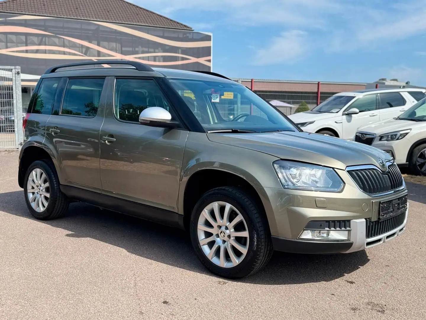 Skoda Yeti 2.0 TDi Outdoor 4x4+Navi+Automatik+Xenon Vert - 2