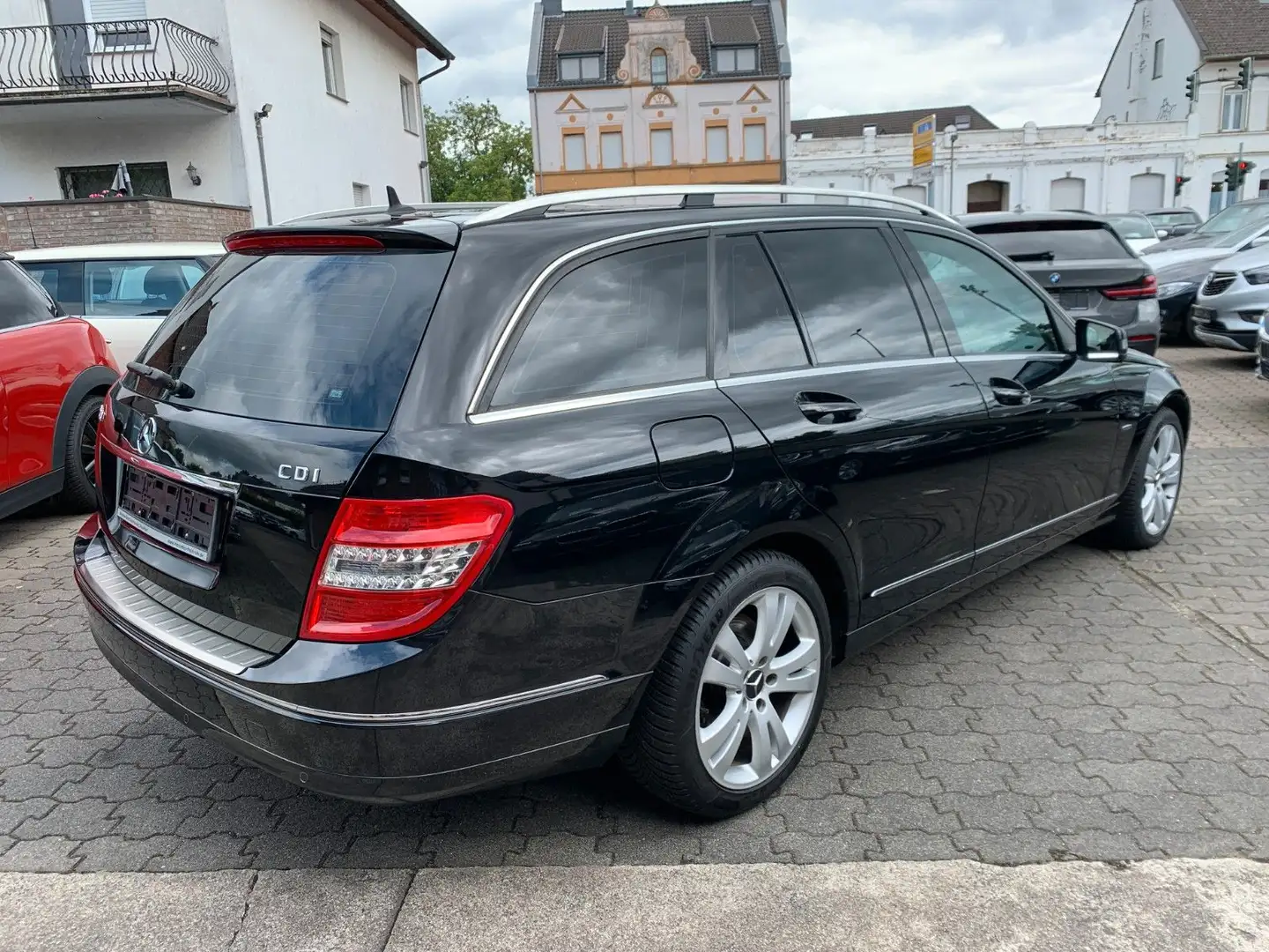 Mercedes-Benz C 200 T CDI Avantgarde  BlueEfficiency Schwarz - 2
