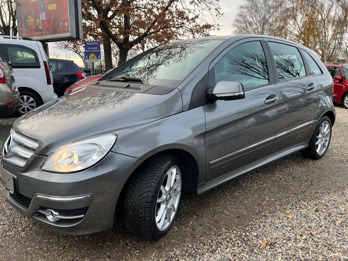 Mercedes-Benz B 200 B B 200. Auto,PDC,Klima,Navi Grau - 2