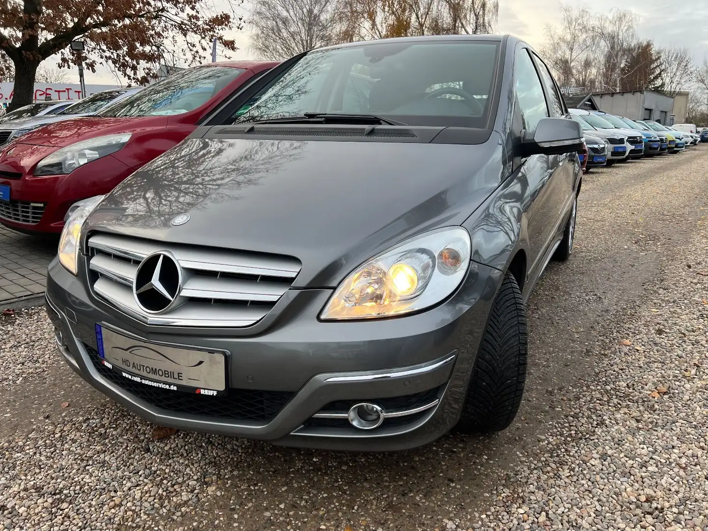 Mercedes-Benz B 200 B B 200. Auto,PDC,Klima,Navi Grau - 1
