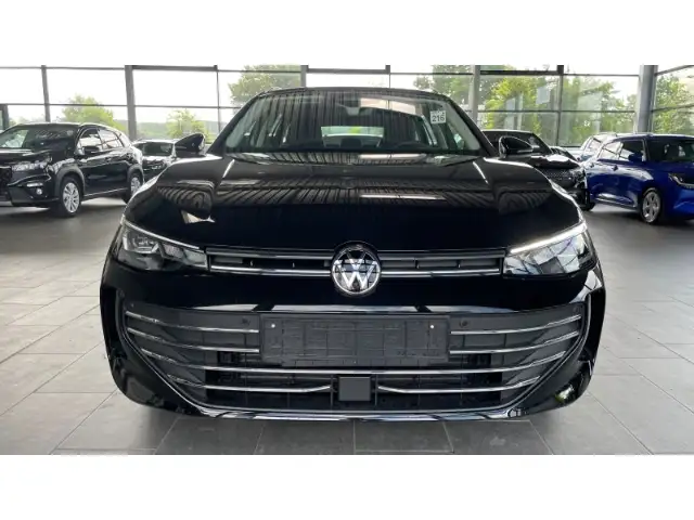 Volkswagen Passat view 5