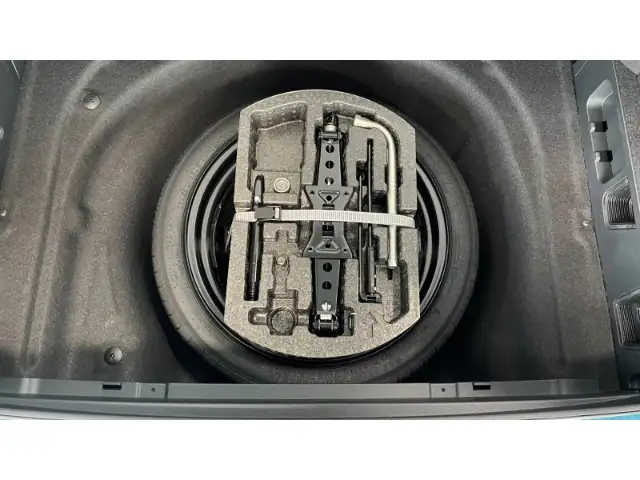 Volkswagen Passat view 8