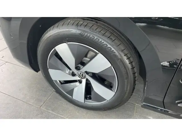 Volkswagen Passat view 6