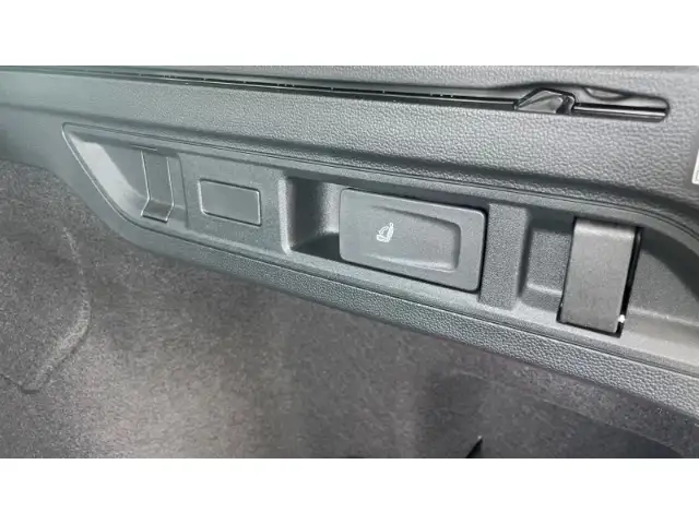 Volkswagen Passat view 9