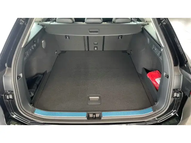 Volkswagen Passat view 7