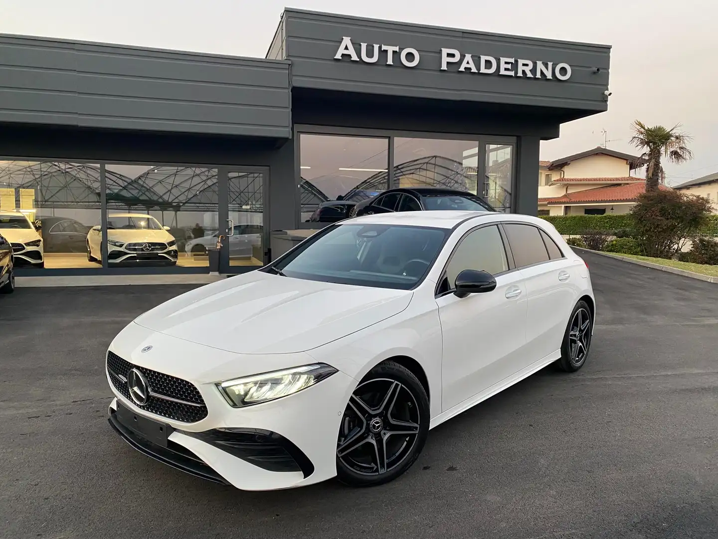 Mercedes-Benz A 200 MHEV AUTOMATIC AMG Line Premium Blanc - 1