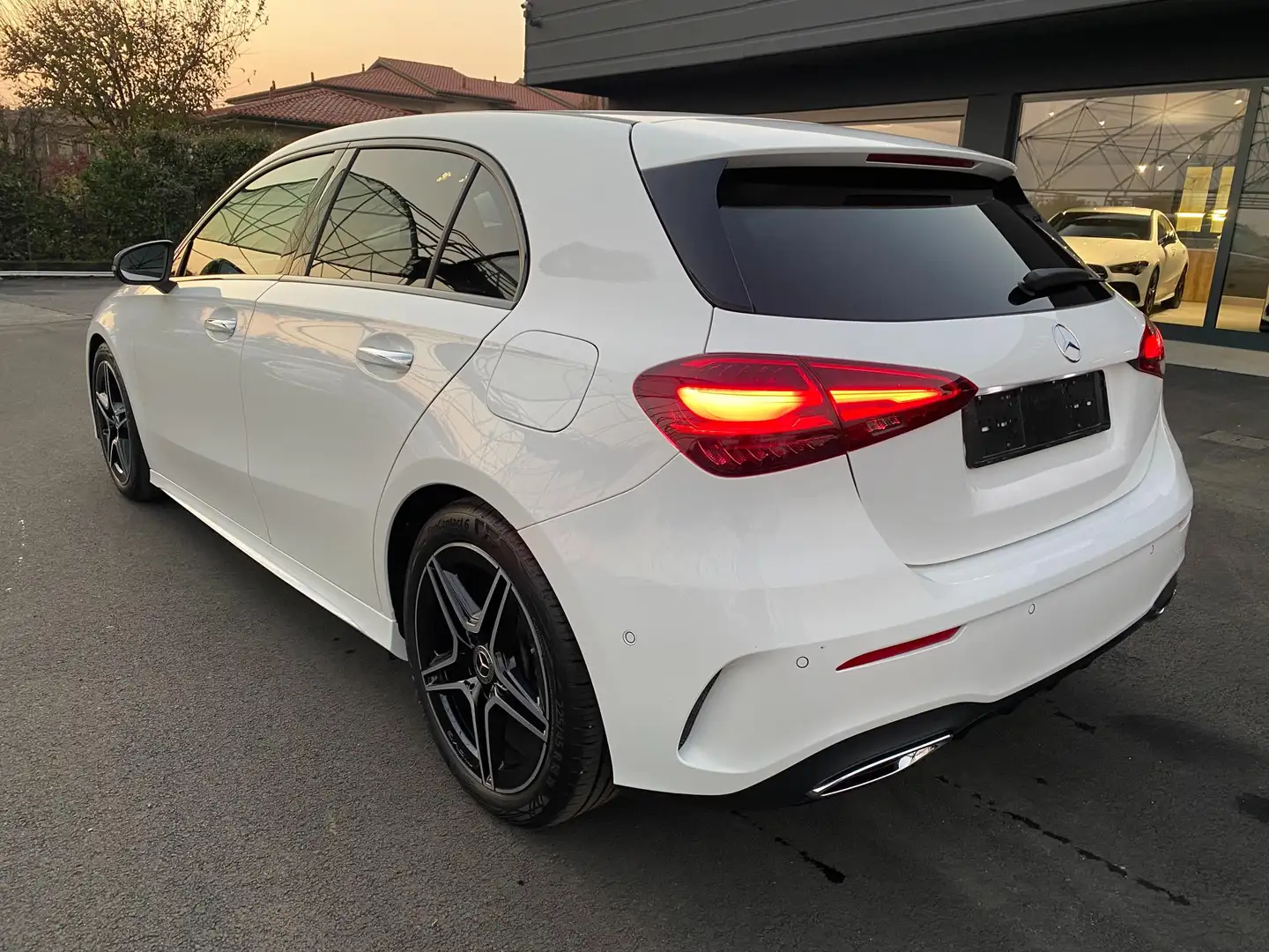 Mercedes-Benz A 200 MHEV AUTOMATIC AMG Line Premium Blanc - 2