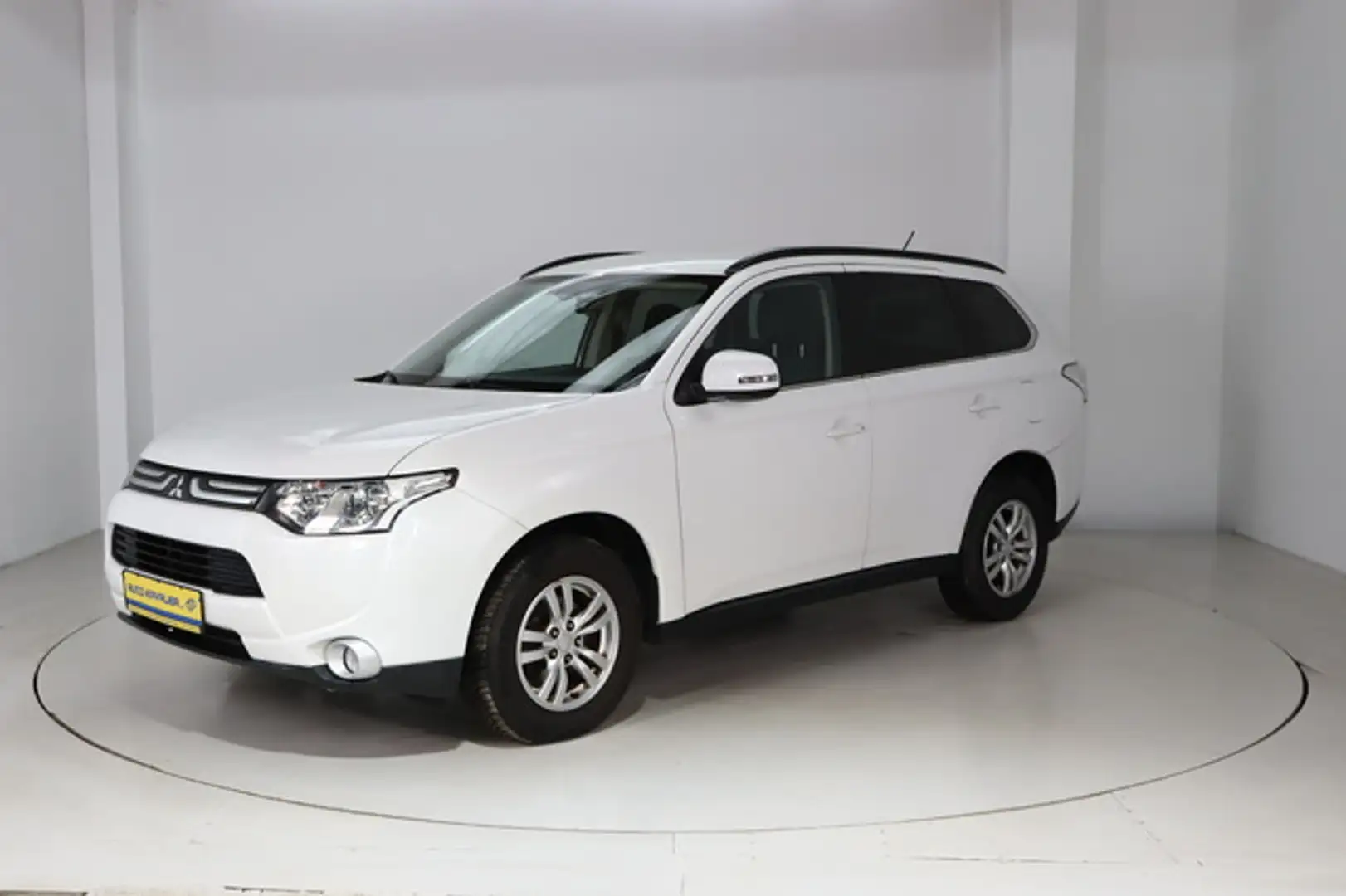 Mitsubishi Outlander 2.2 DI-D Invite ClearTec 4WD Weiß - 1