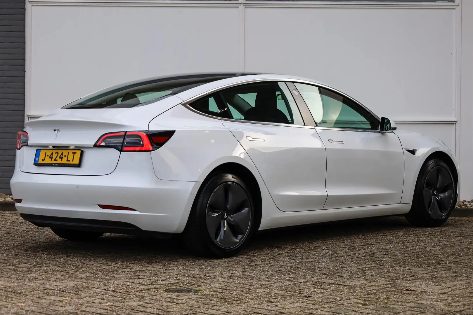 Tesla Model 3 238pk Standard RWD Plus 60 kWh | Panoramadak Blanc - 2
