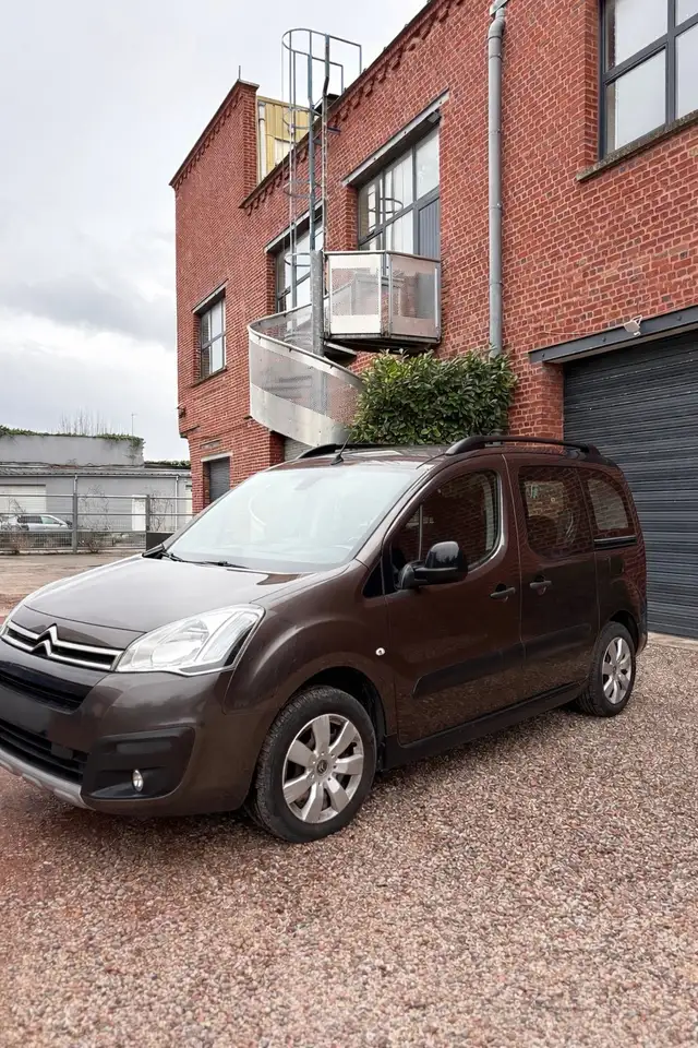 Citroen Berlingo Multispace PureTech 110 S\u0026S BVM5 Fe