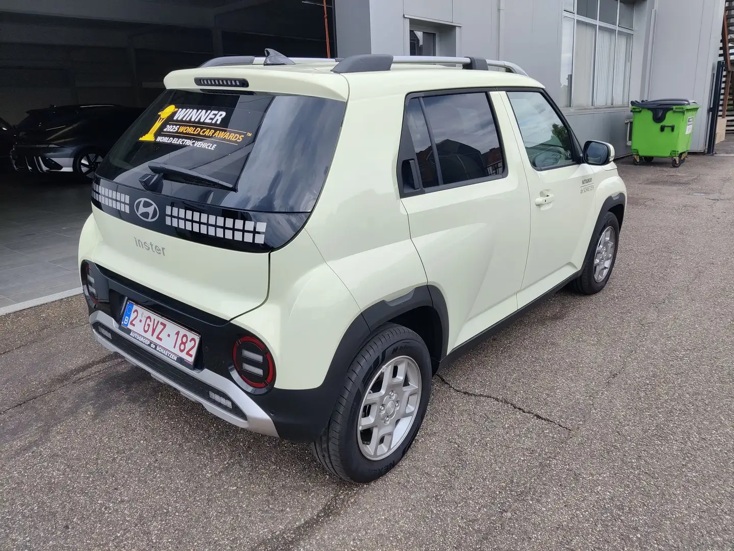 Hyundai Inster Amarillo - 2