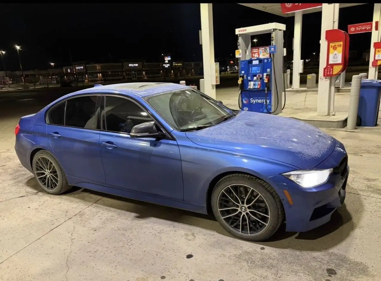 BMW 3 Series снимка BMW 3 Series