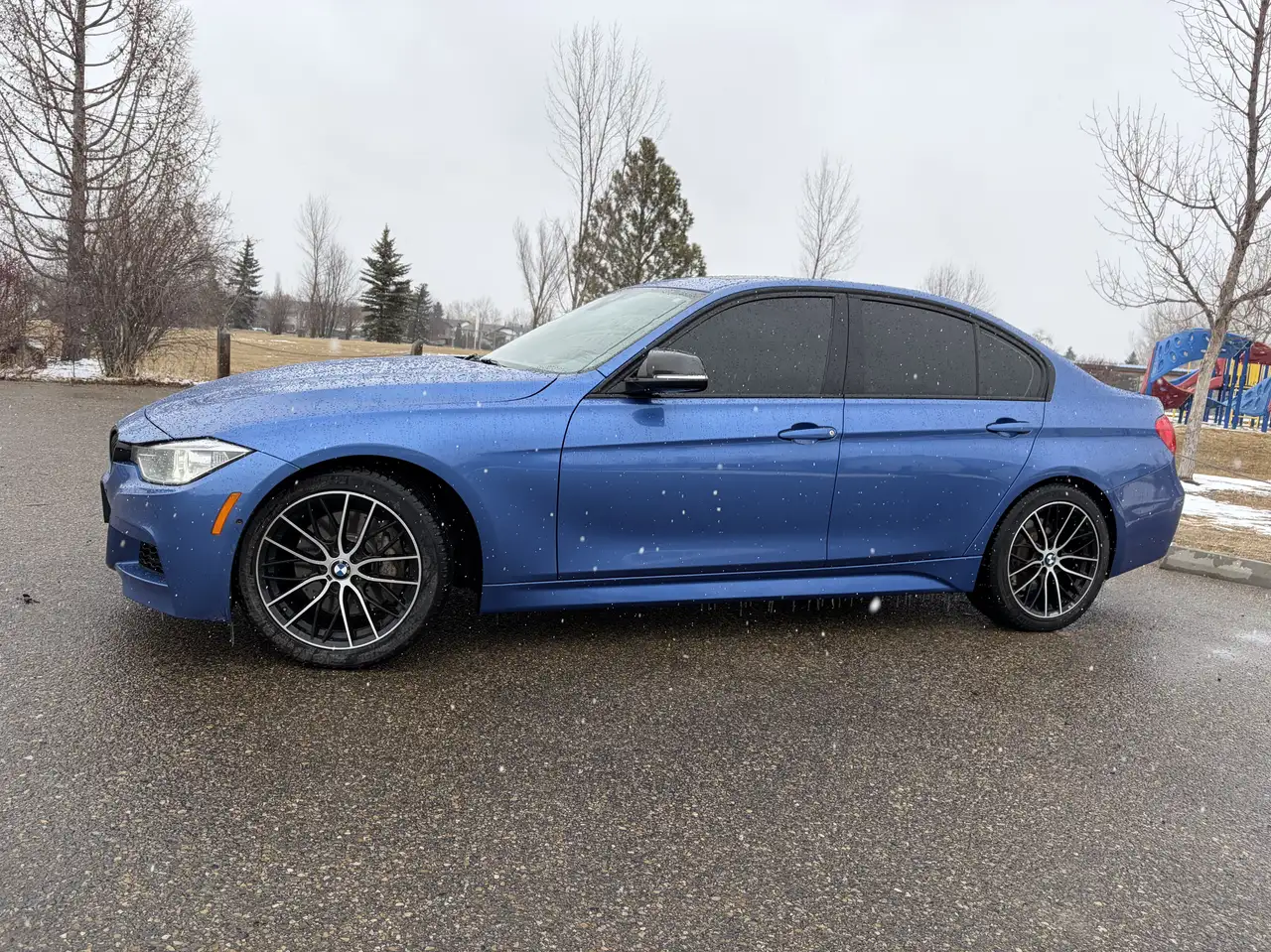 BMW 3 Series снимка BMW 3 Series