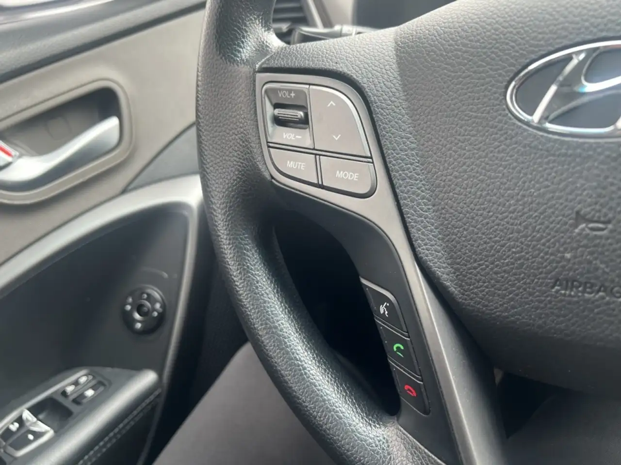 Hyundai SANTA FE снимка Hyundai SANTA FE