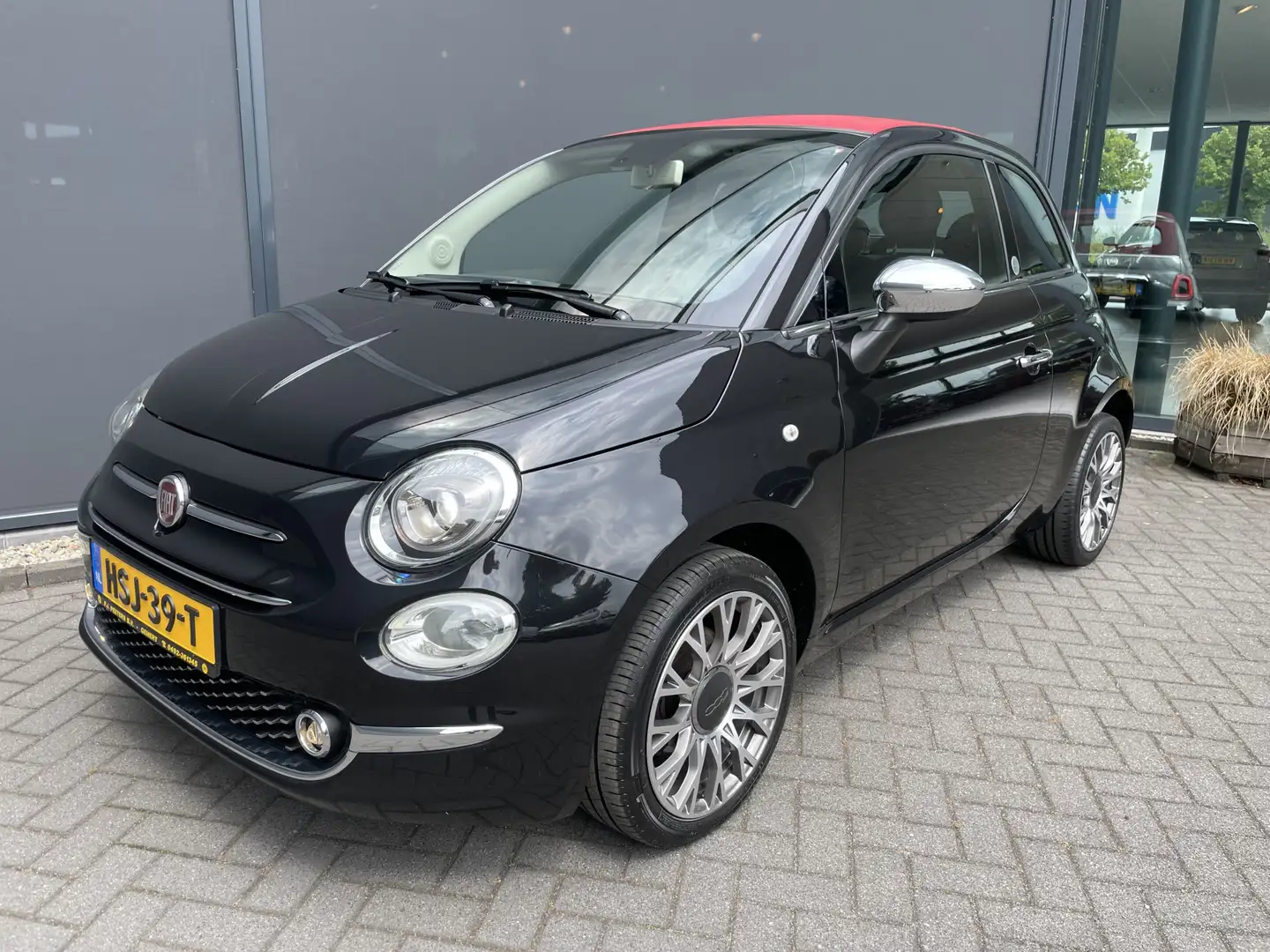 Fiat 500C 1.2 Lounge cabrio Airco - Cruise control - parkeer Zwart - 2