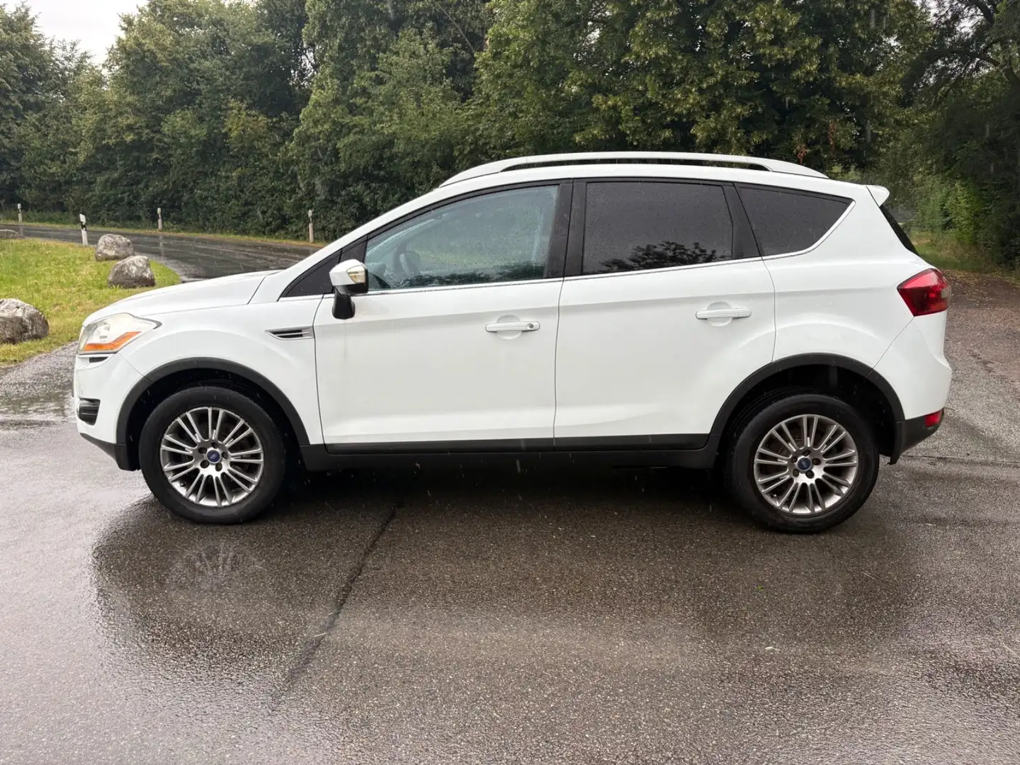Ford Kuga 2.0 TDCi Titanium Allrad Weiß - 2