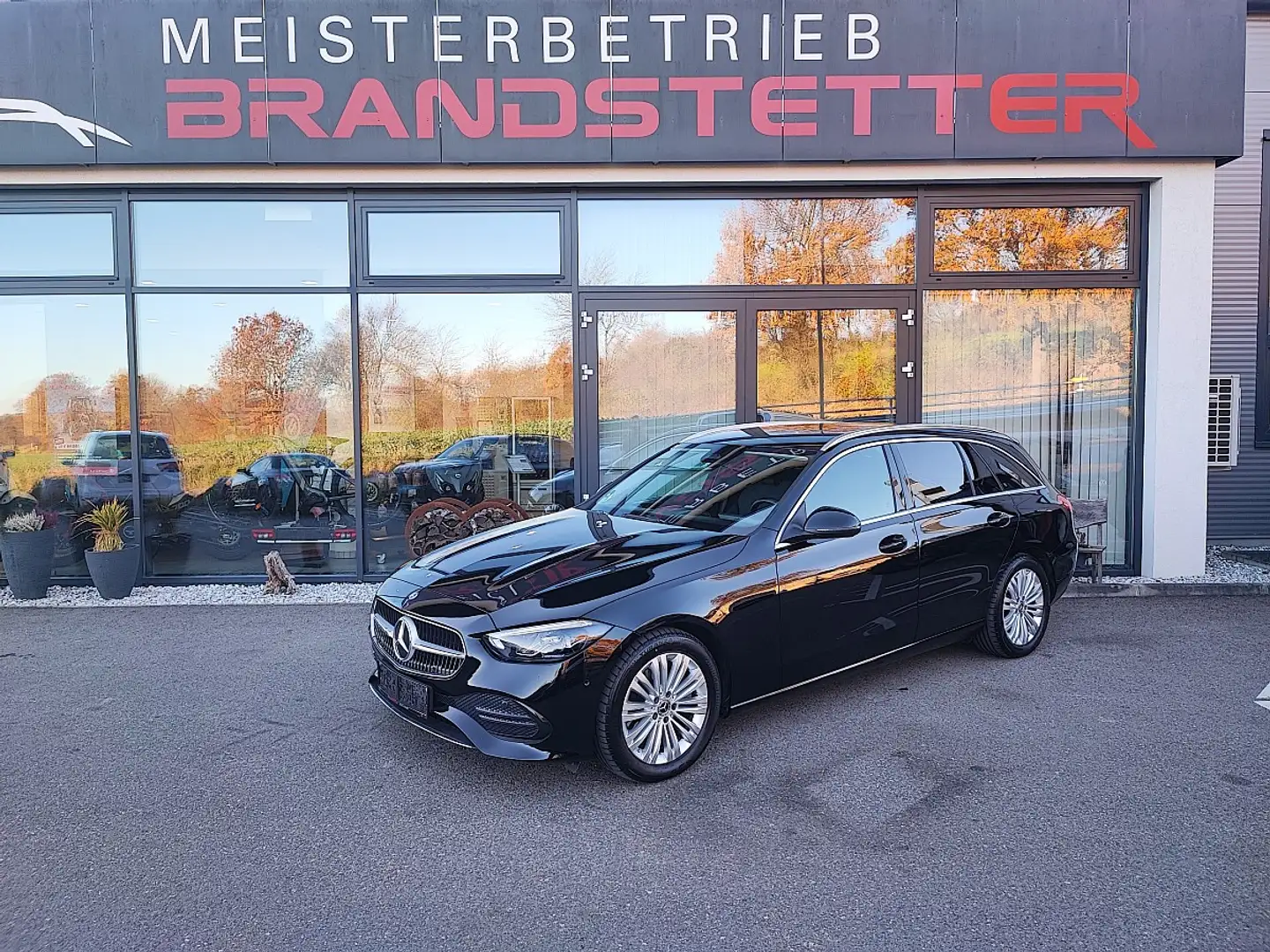 Mercedes-Benz C 220 d T 4Matic Aut. Schwarz - 1