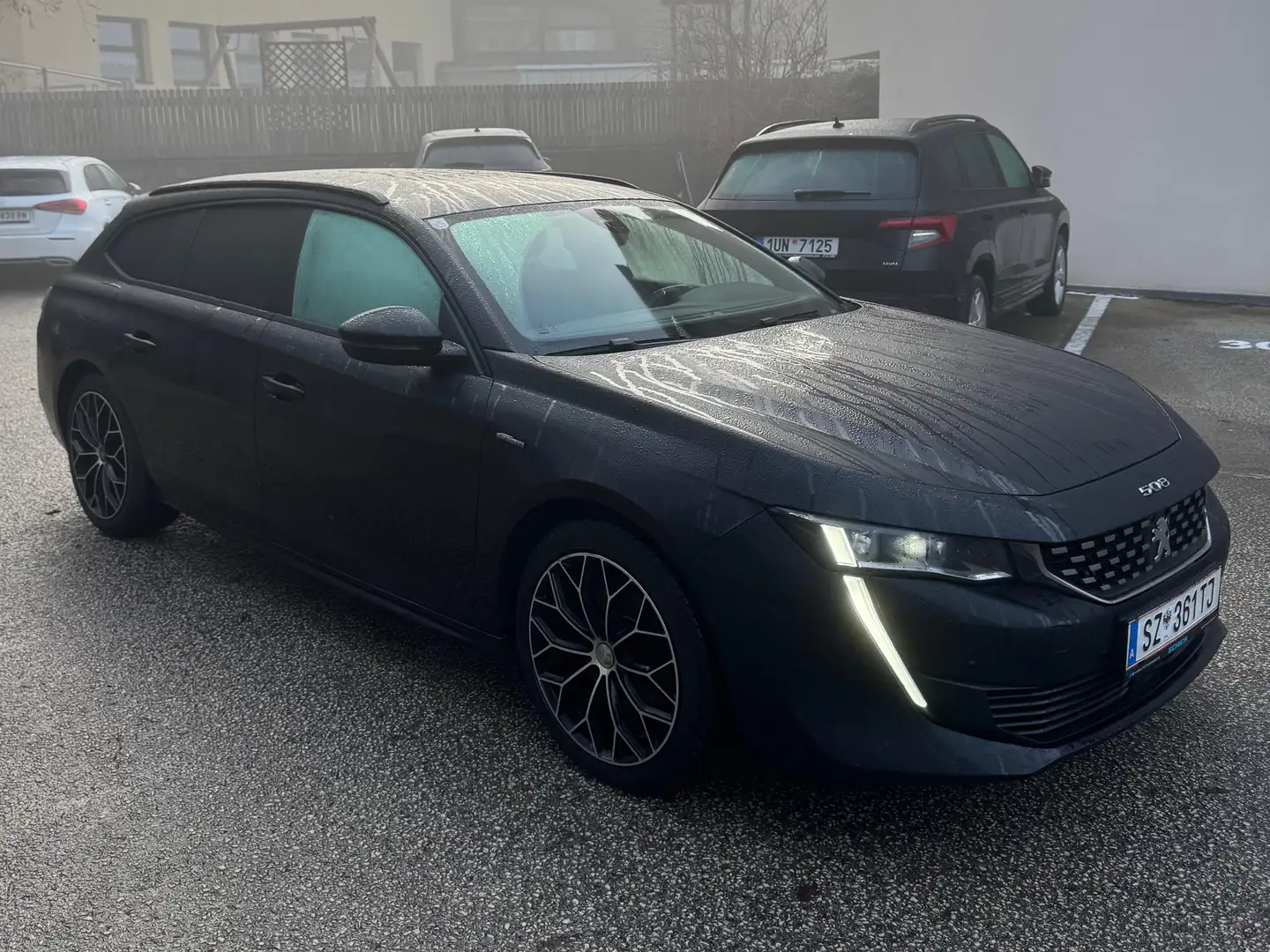 Peugeot 508 508 SW 1,5 BlueHDi 130 EAT8 S Schwarz - 1