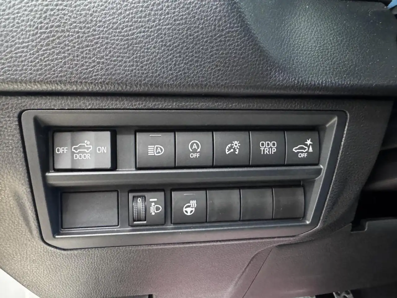 Toyota Tundra снимка Toyota Tundra