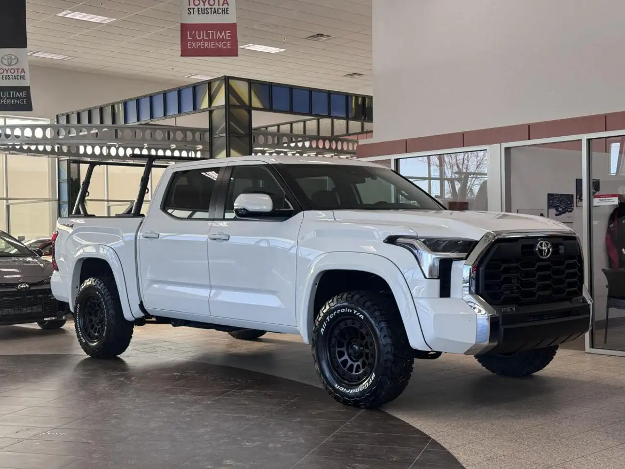 Toyota Tundra снимка Toyota Tundra