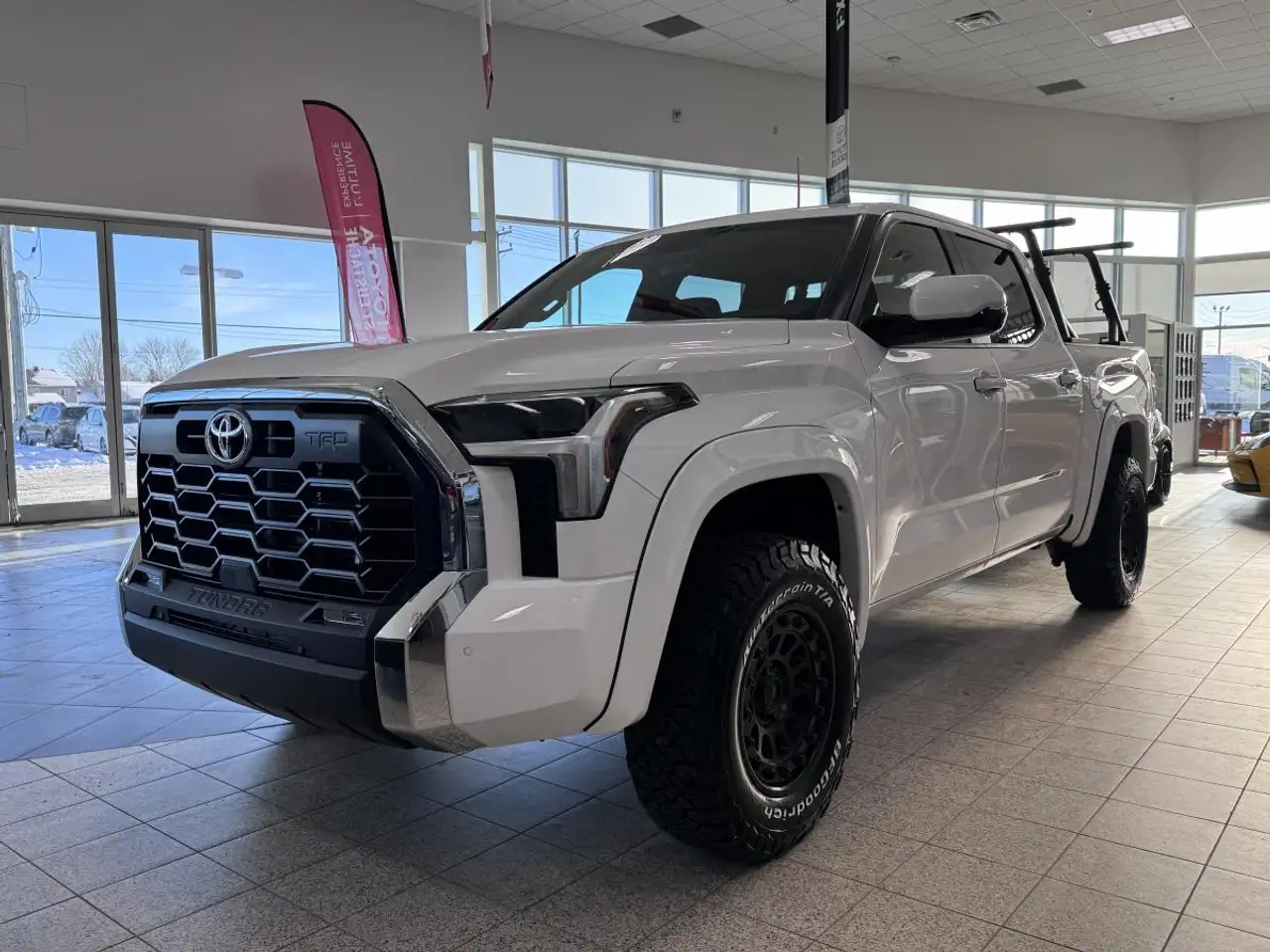 Toyota Tundra снимка Toyota Tundra