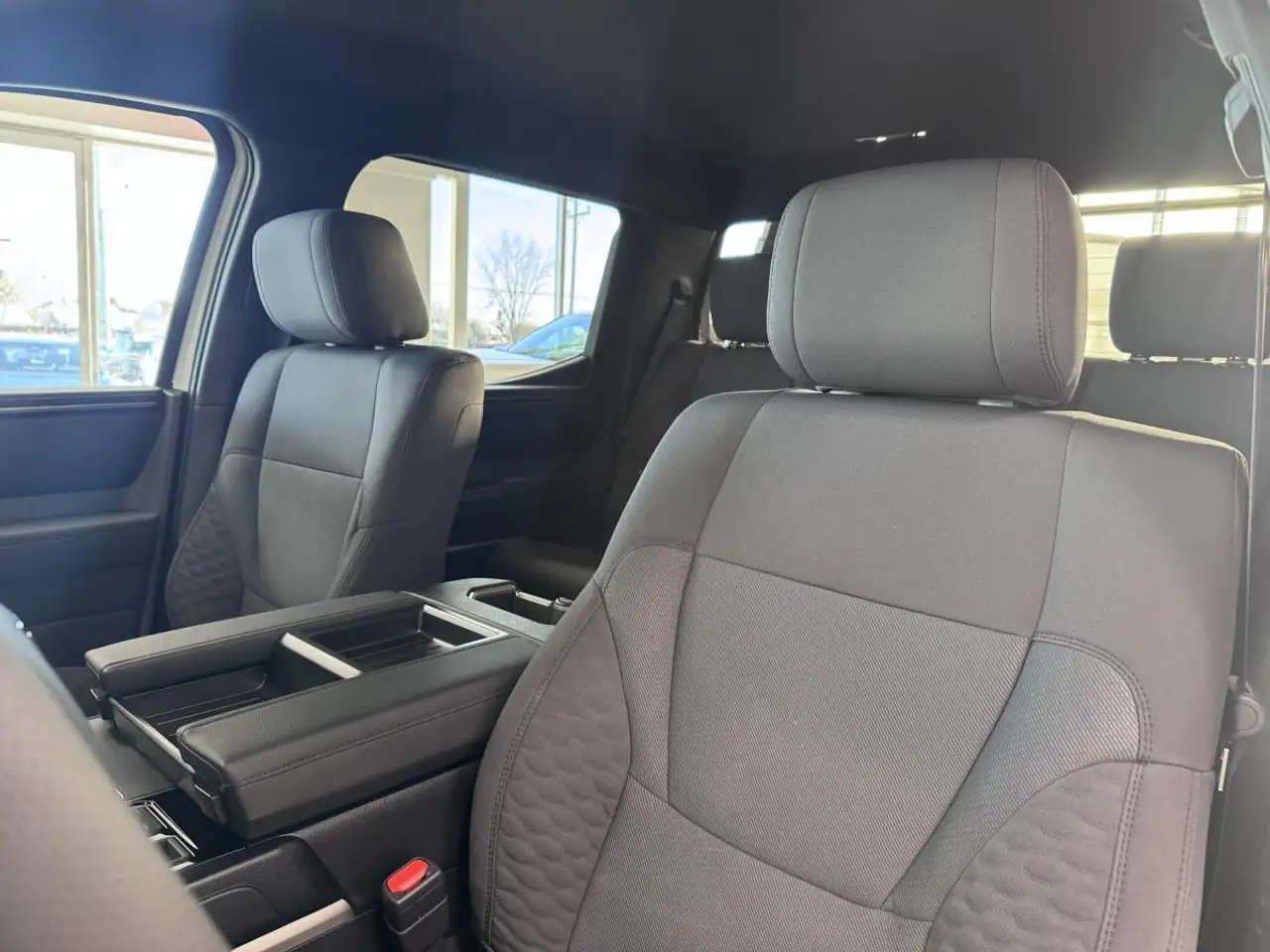 Toyota Tundra снимка Toyota Tundra