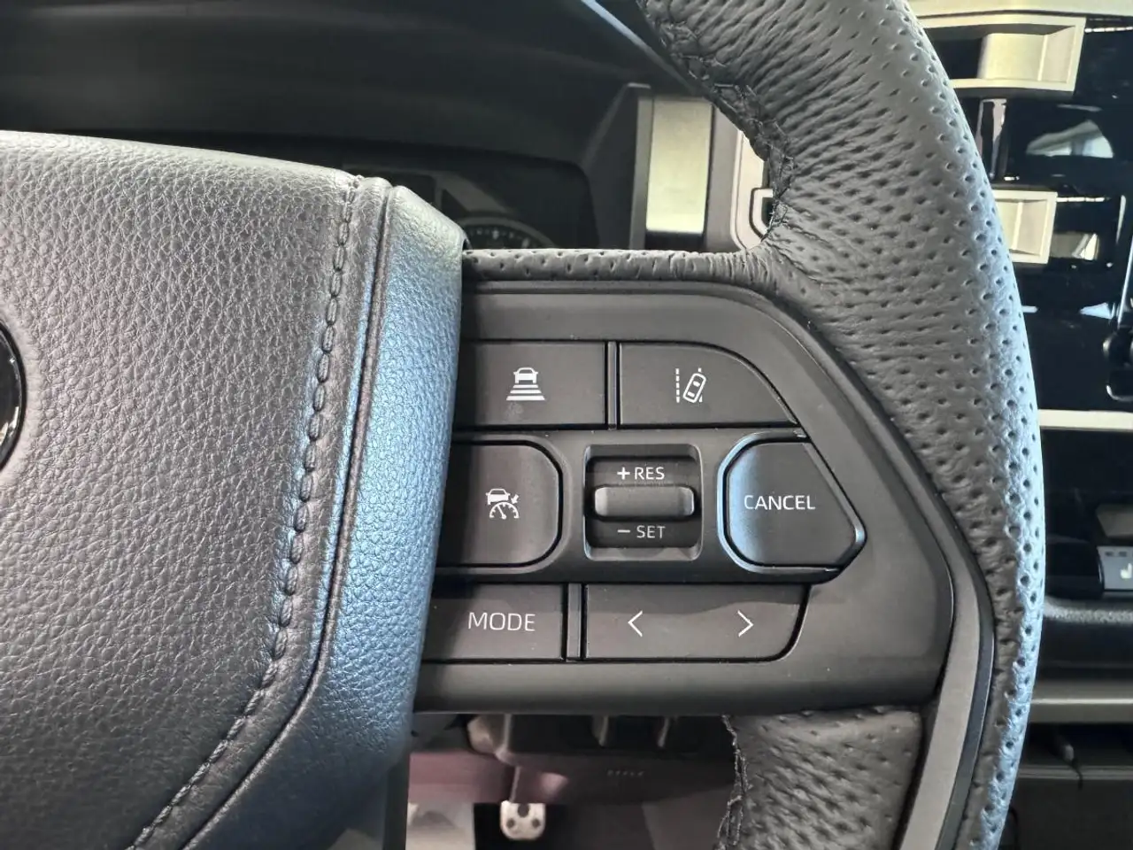 Toyota Tundra снимка Toyota Tundra
