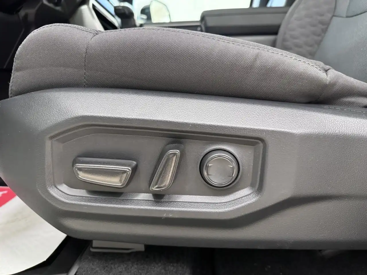 Toyota Tundra снимка Toyota Tundra