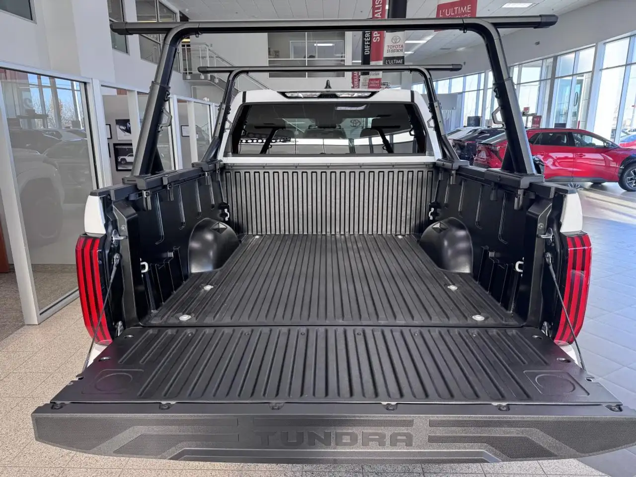 Toyota Tundra снимка Toyota Tundra