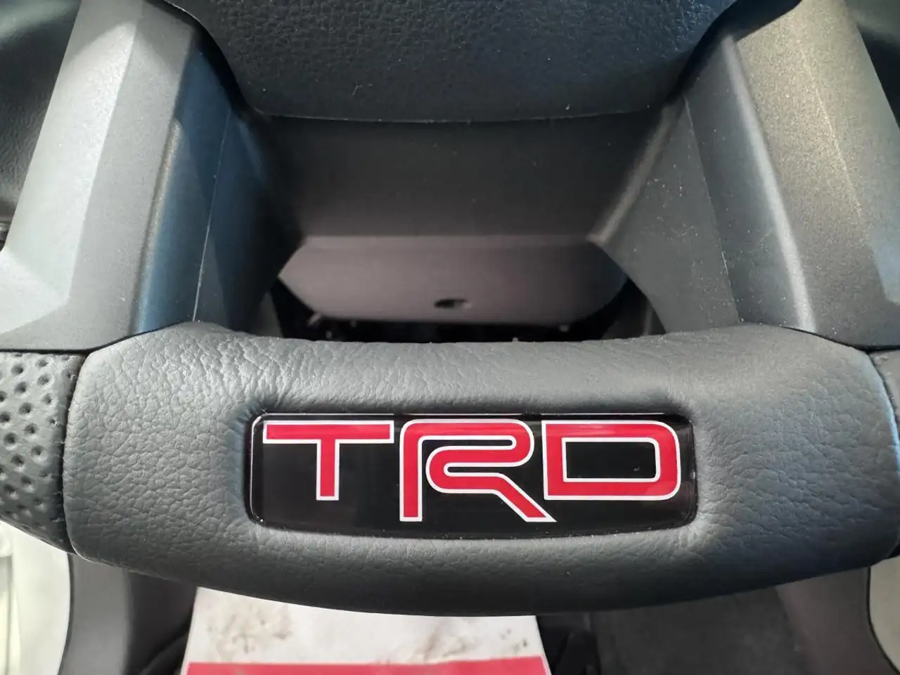 Toyota Tundra снимка Toyota Tundra