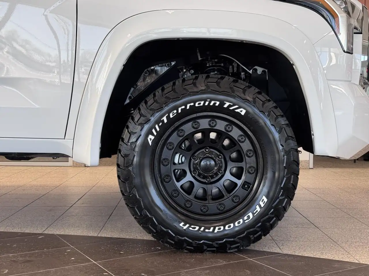 Toyota Tundra снимка Toyota Tundra